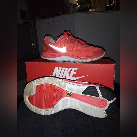 Nike LunarGlide 4, Size 7 1/2 - Picture 2 of 2